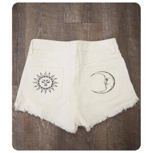 ! Adika Sun and Moon Raw Hem White Denim Shorts sz S